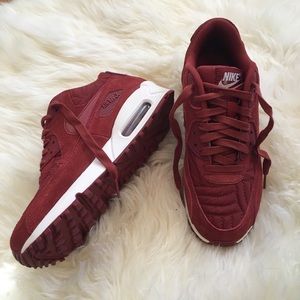 Nike AirMax tennis shoes